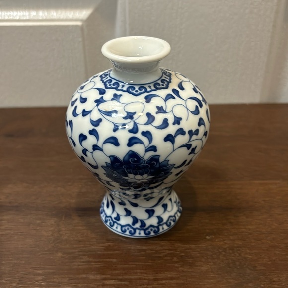 3 Japanese Blue & White Porcelain Bud Vases, Small Vases. - Picture 7 of 12